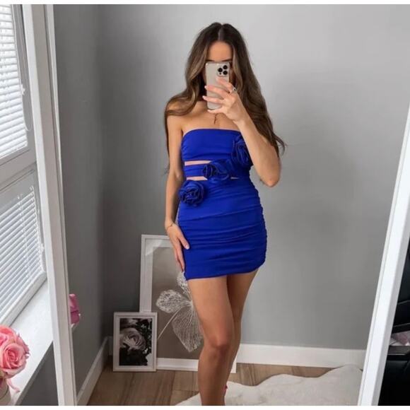 ZARA BLOGGER FAVORITE FLORAL CUT OUT DRESS BLUISH - Picture 8 of 15